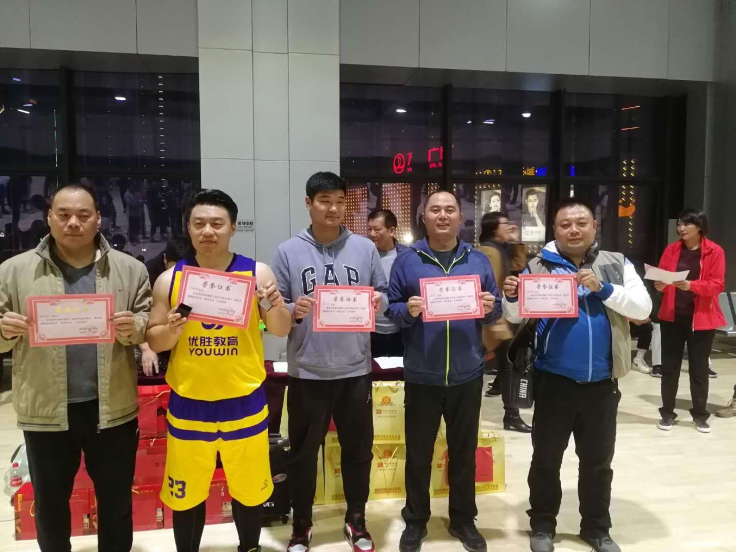 大沧海律师事务所篮球队顺利进入十六强